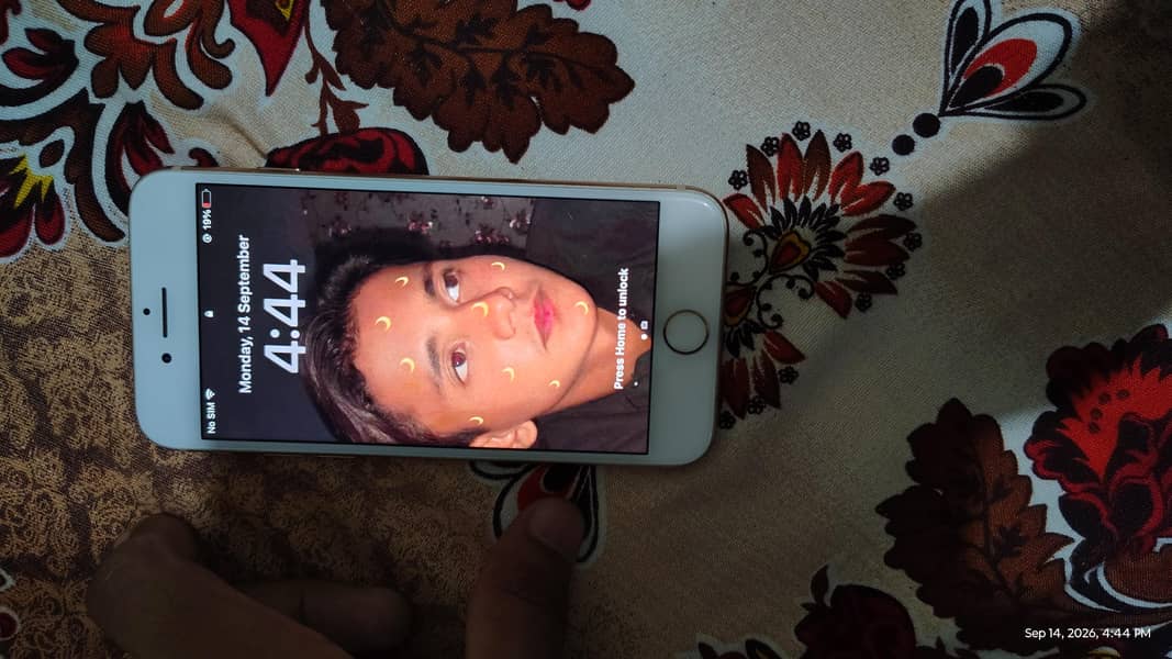 Apple iPhone 8 5