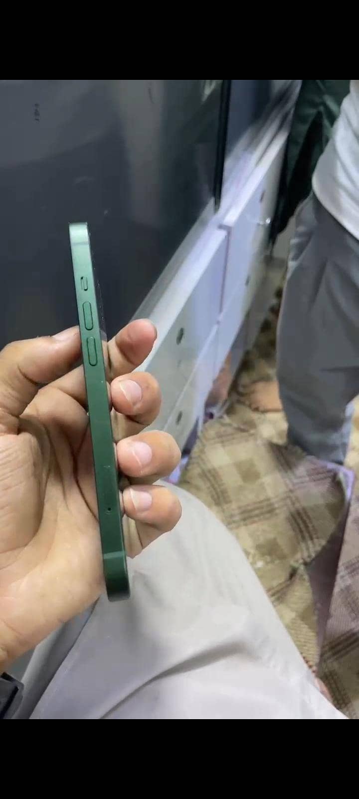 Apple iPhone 13 2