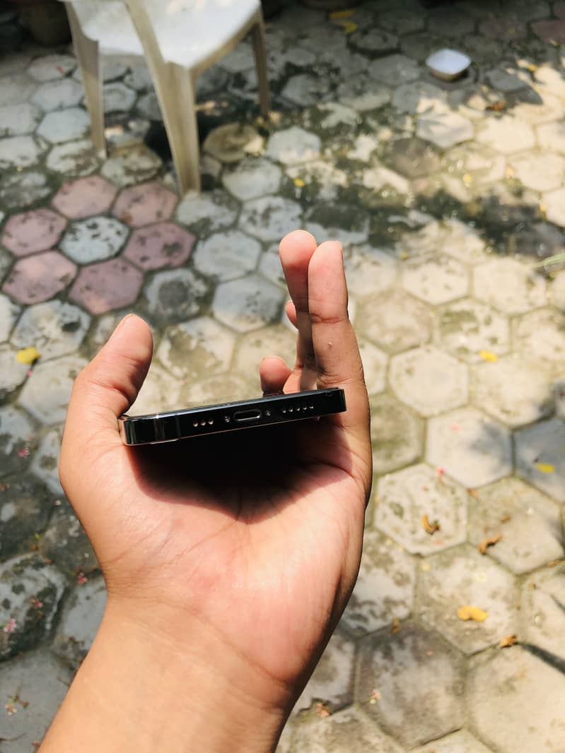 Apple iPhone 13 Pro 3