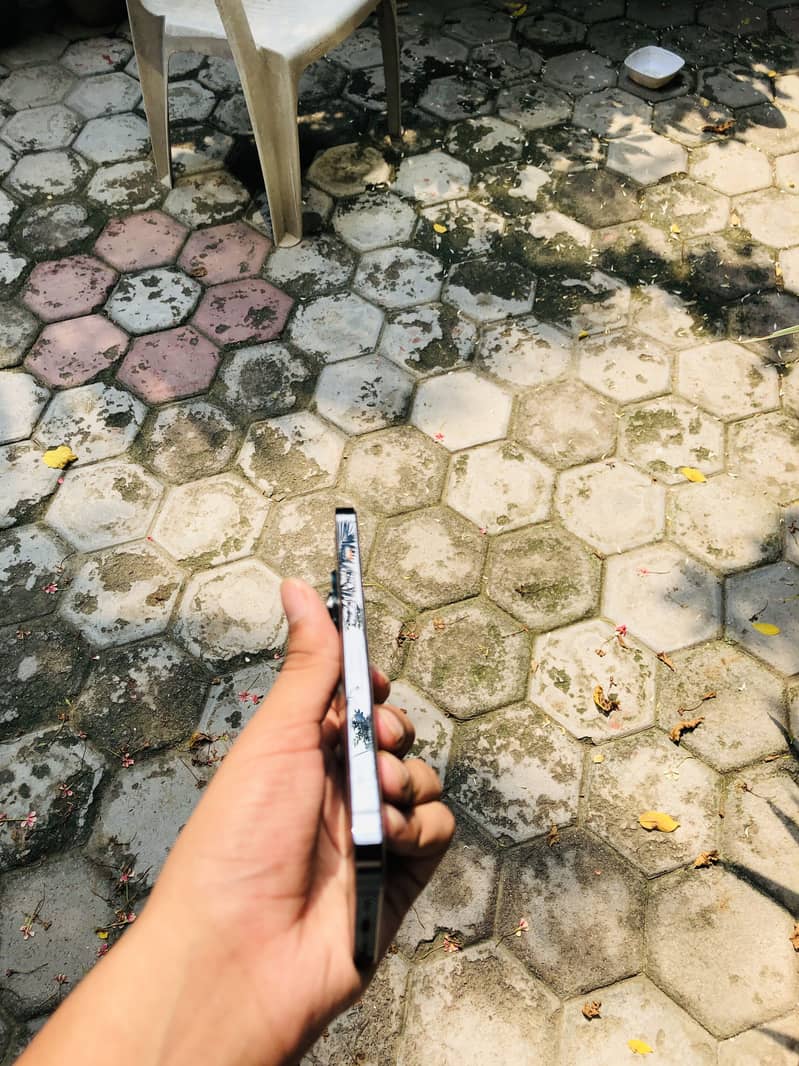 Apple iPhone 13 Pro 4