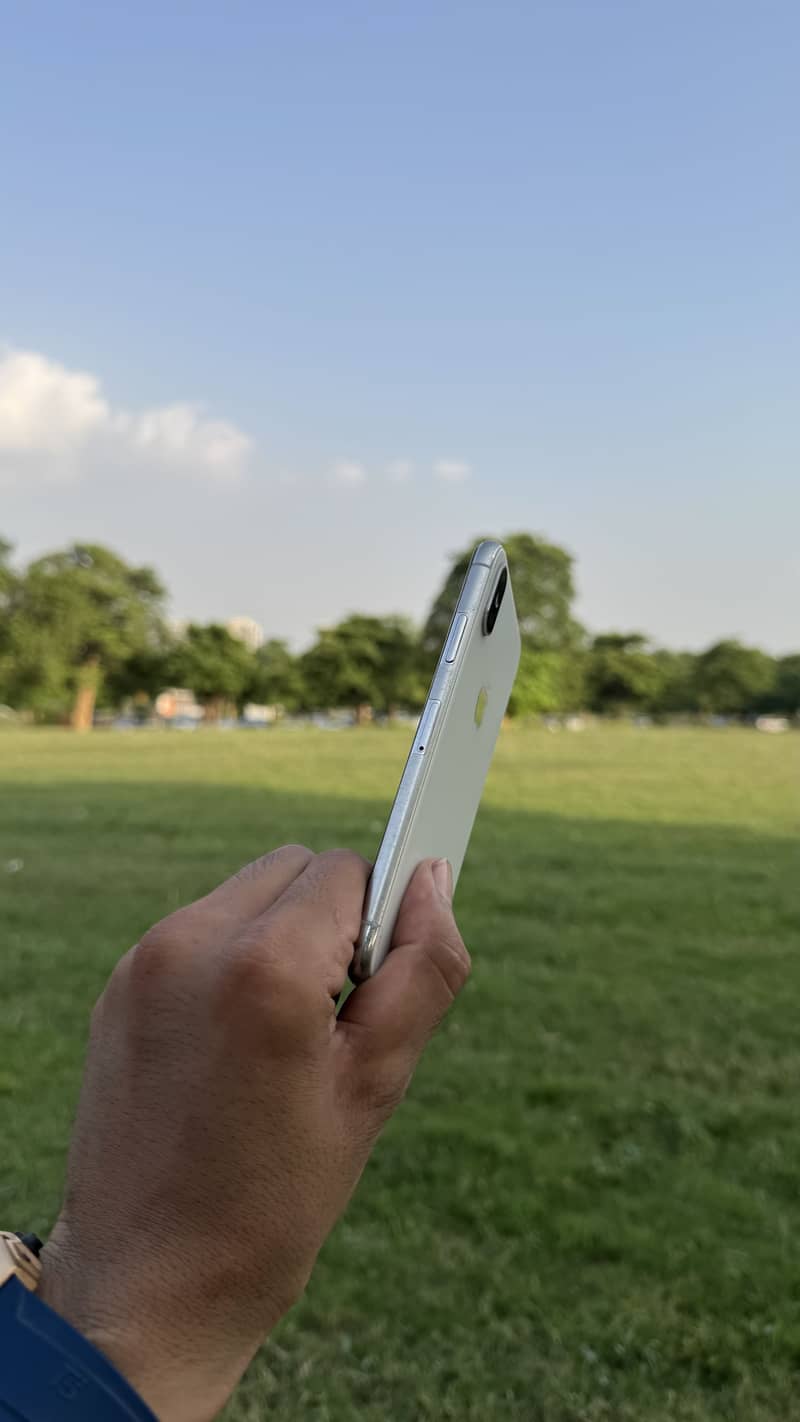 Apple iPhone XS 1