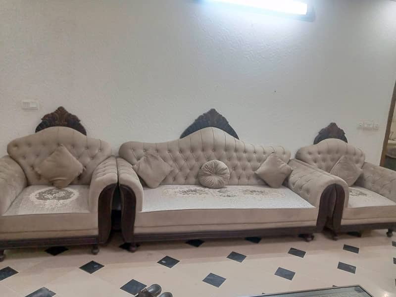 5 seater Sofa Set 0