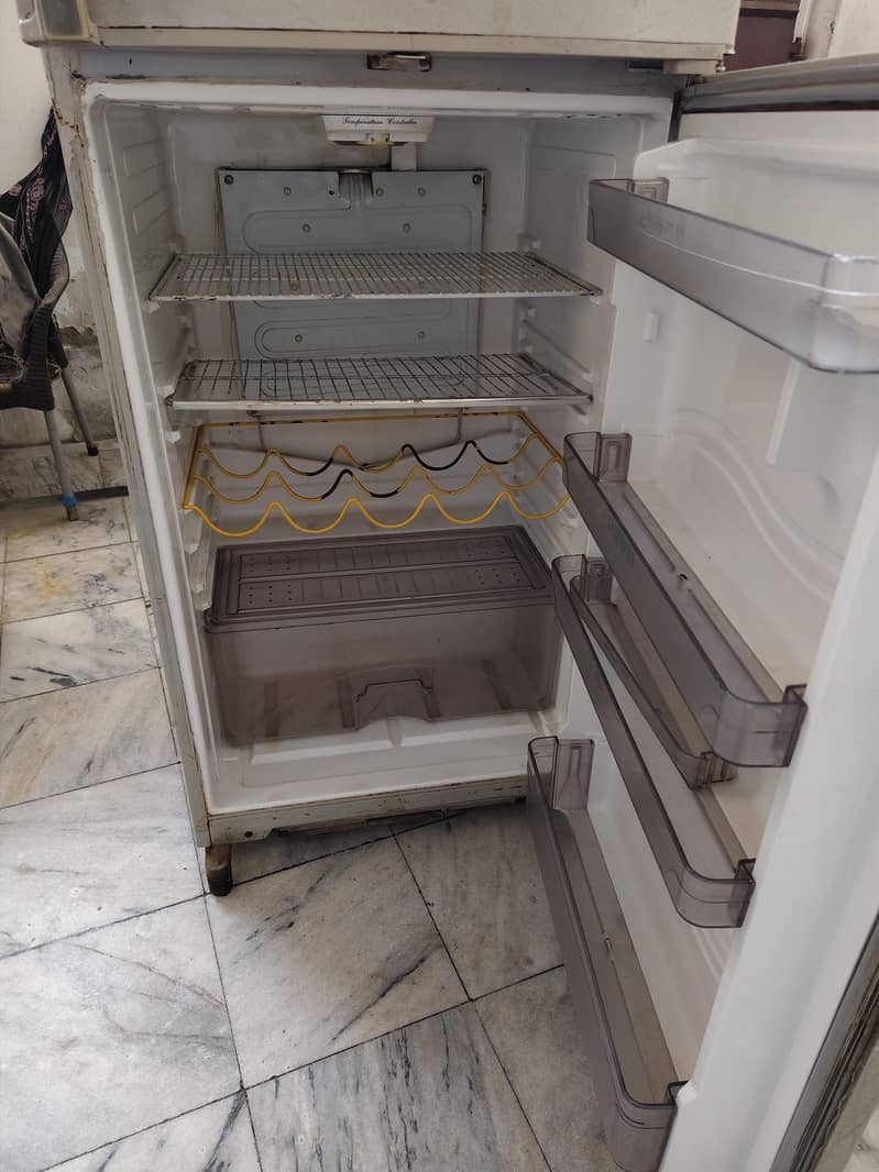 Dawlance Refrigerator Model 9188WBS – Fully Working – Good Condition 2