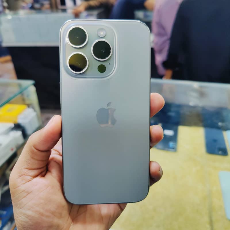 Apple iPhone 15 Pro 0