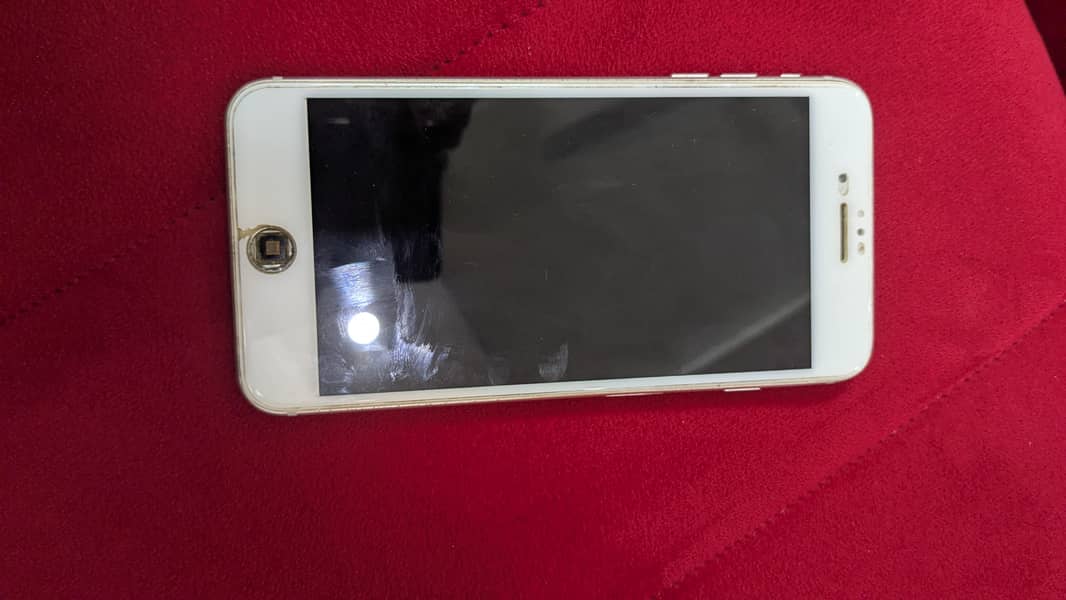 Apple iPhone 8 Plus 1