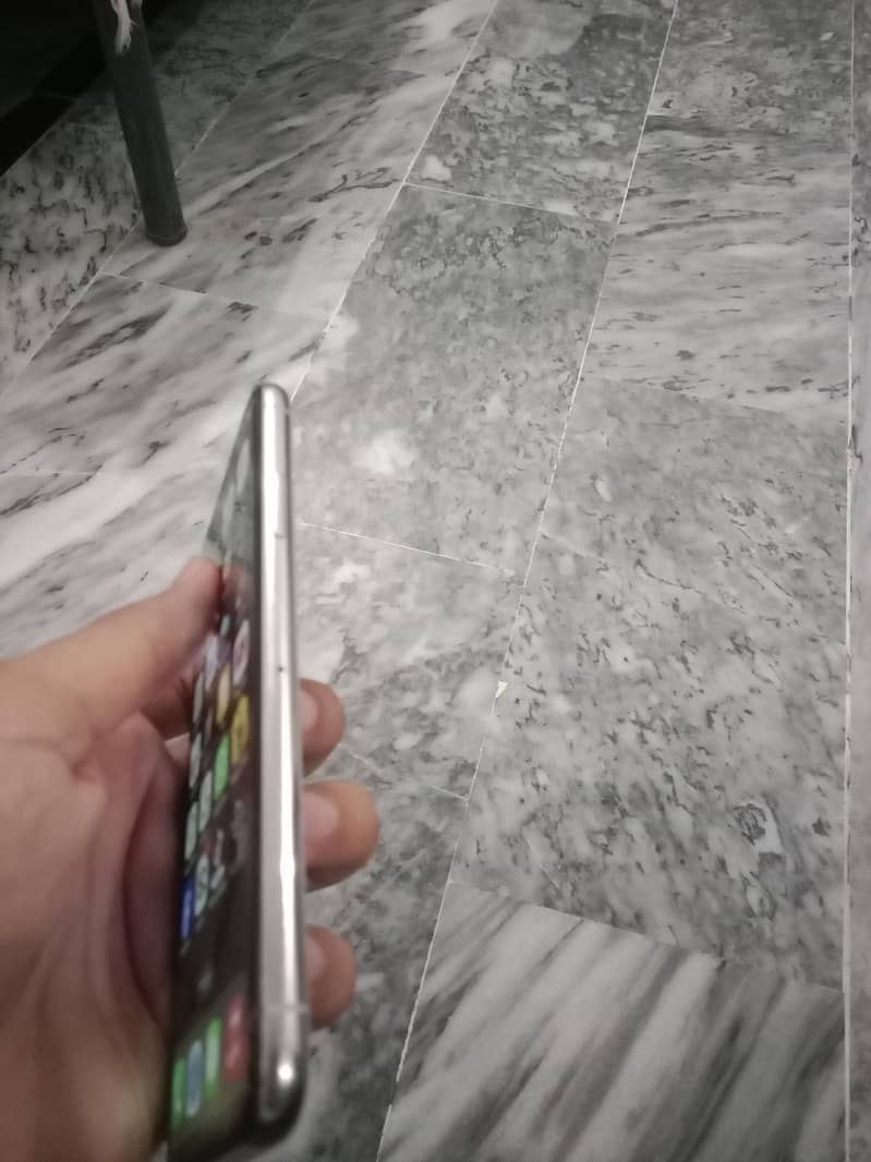 iphone XS 3