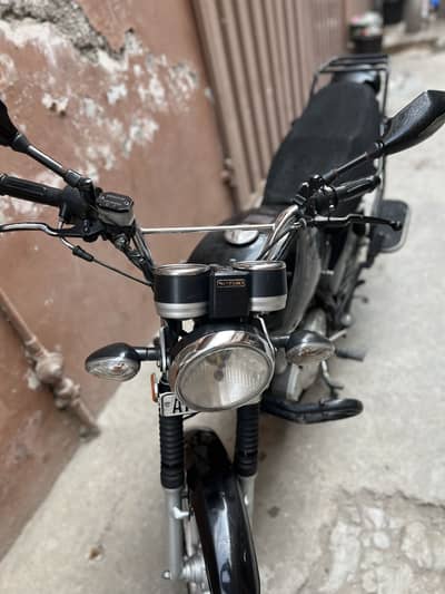 Suzuki GS 150 SE