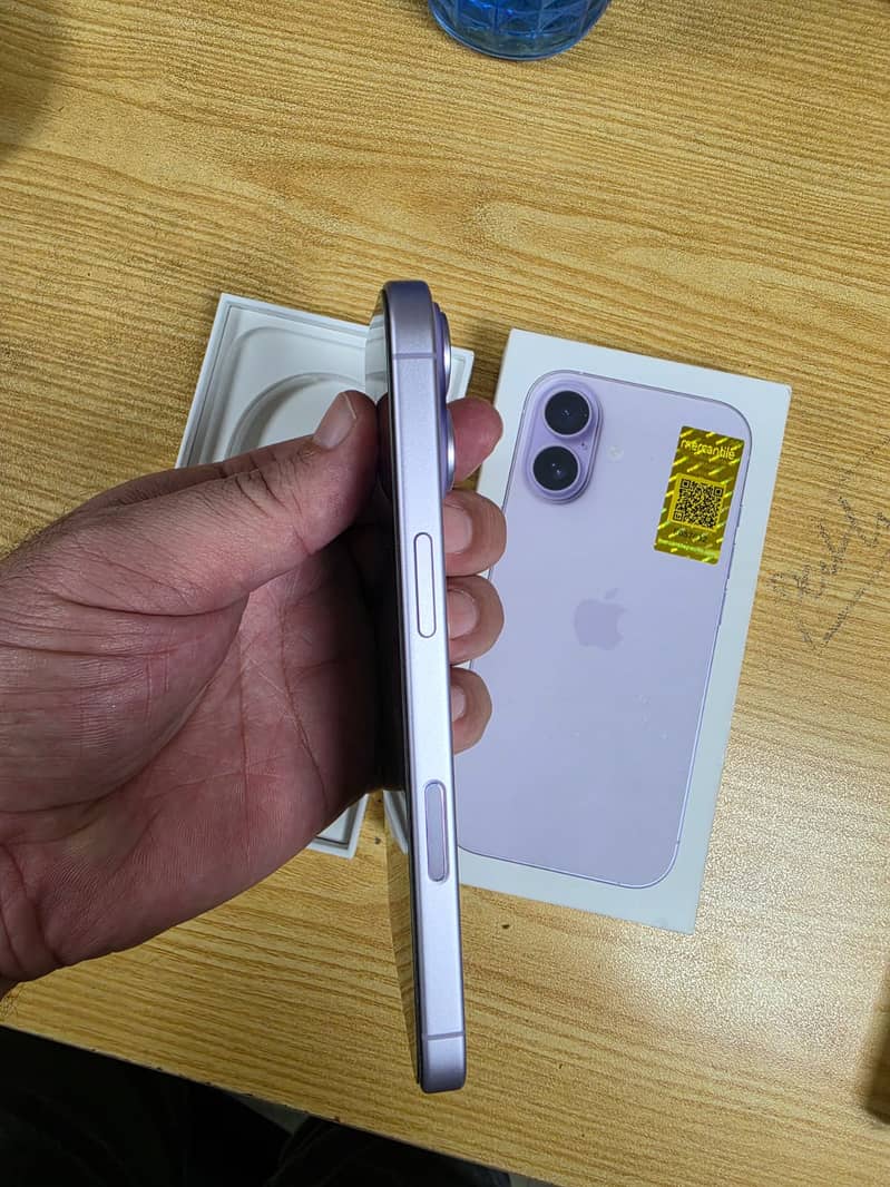 Apple iPhone 17 5