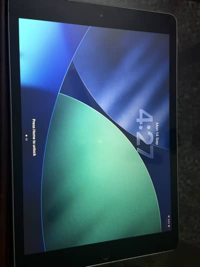 Apple iPad 9th Gen 10.2 – Box Available