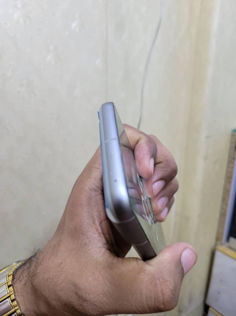 Google Pixel 8 2