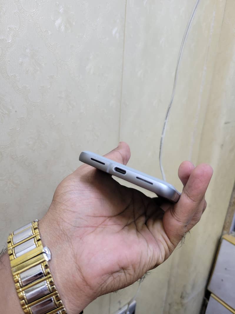 Google Pixel 8 3