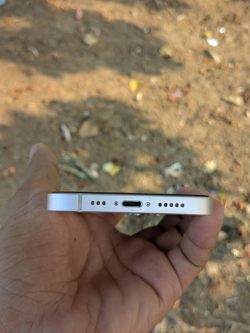 Apple iPhone 13 3