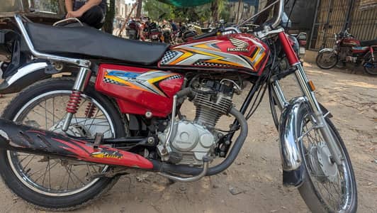 Honda 125 / modal 25 pora ha bikul ok ha kui Kam nai honay Wala