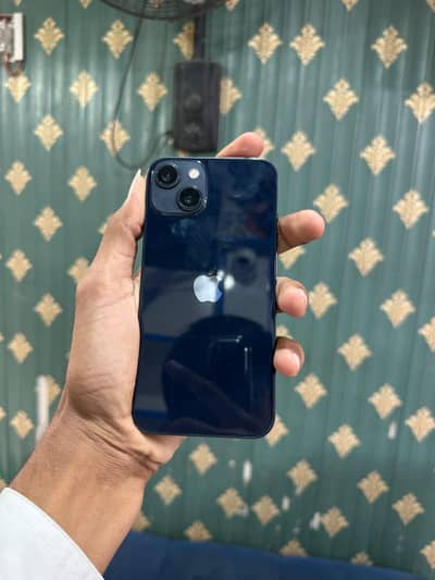 Apple iPhone 13 lush condition