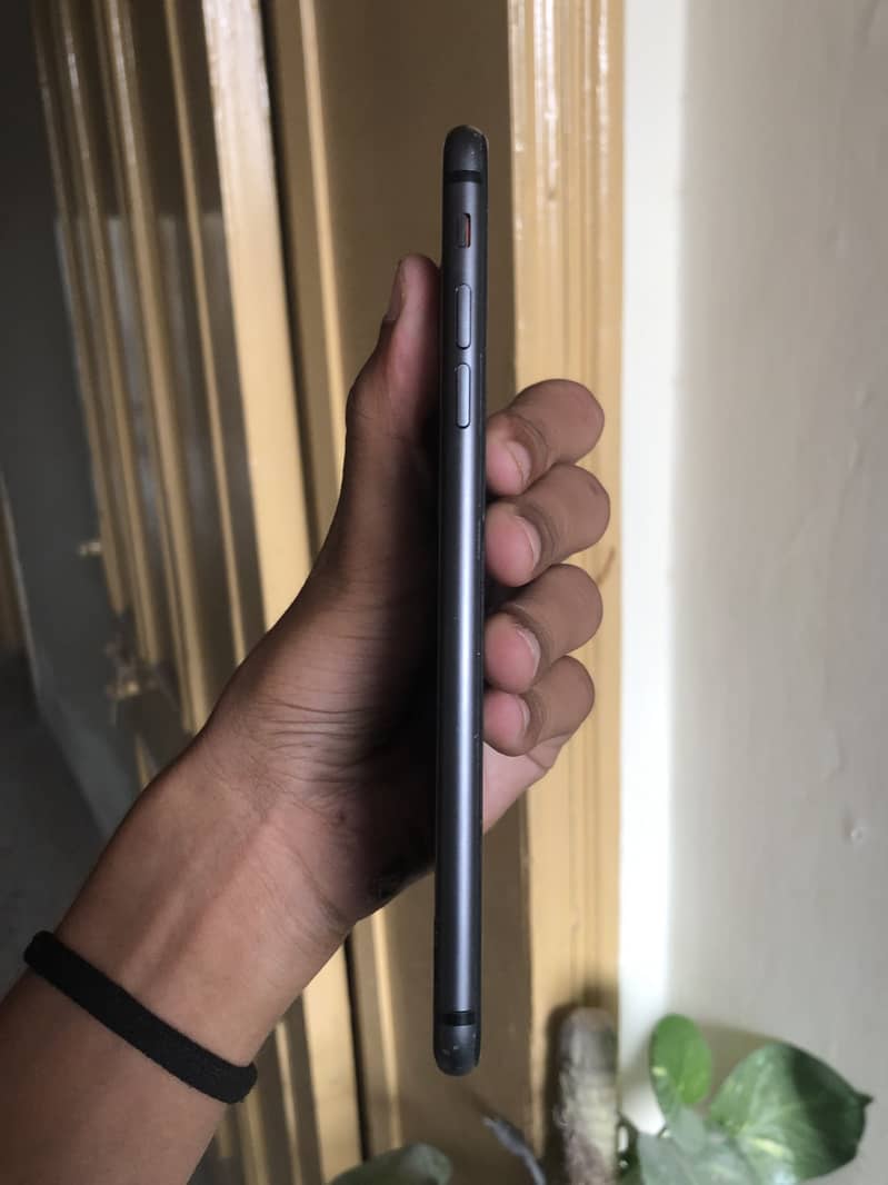 Apple iPhone 8 Plus 3