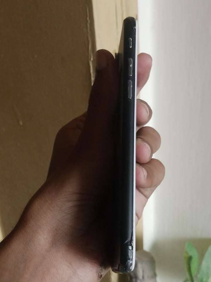Apple iPhone 8 7