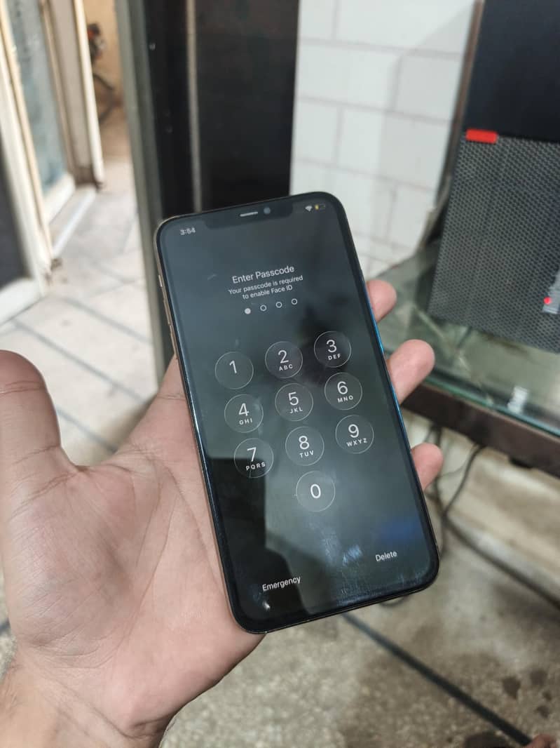 Apple iPhone 11 Pro Max 2