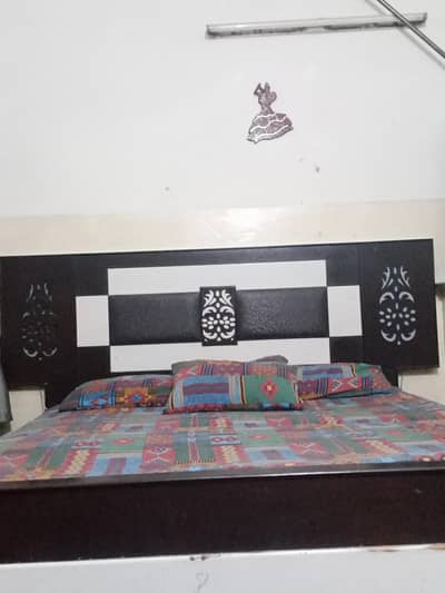 Complete Double Bed Set – Bed + 2 Side Tables + Dressing Table