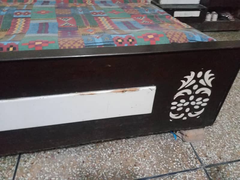 Complete Double Bed Set – Bed + 2 Side Tables + Dressing Table 1