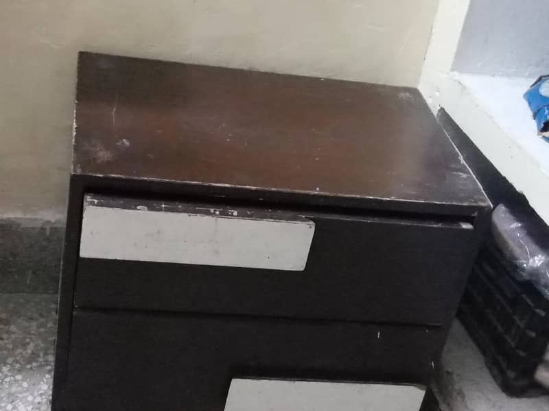 Complete Double Bed Set – Bed + 2 Side Tables + Dressing Table 9