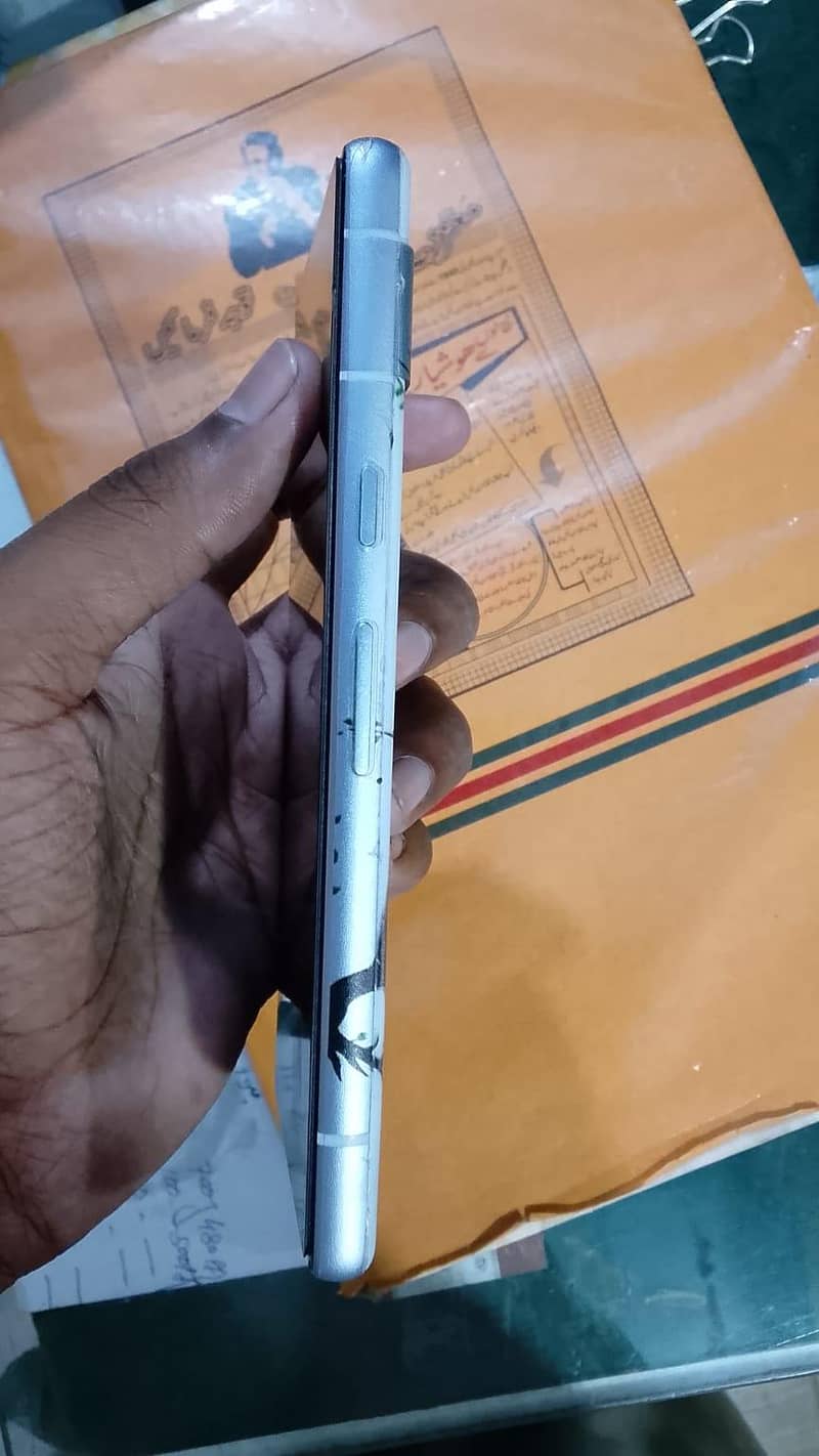 google pixel 7a 3
