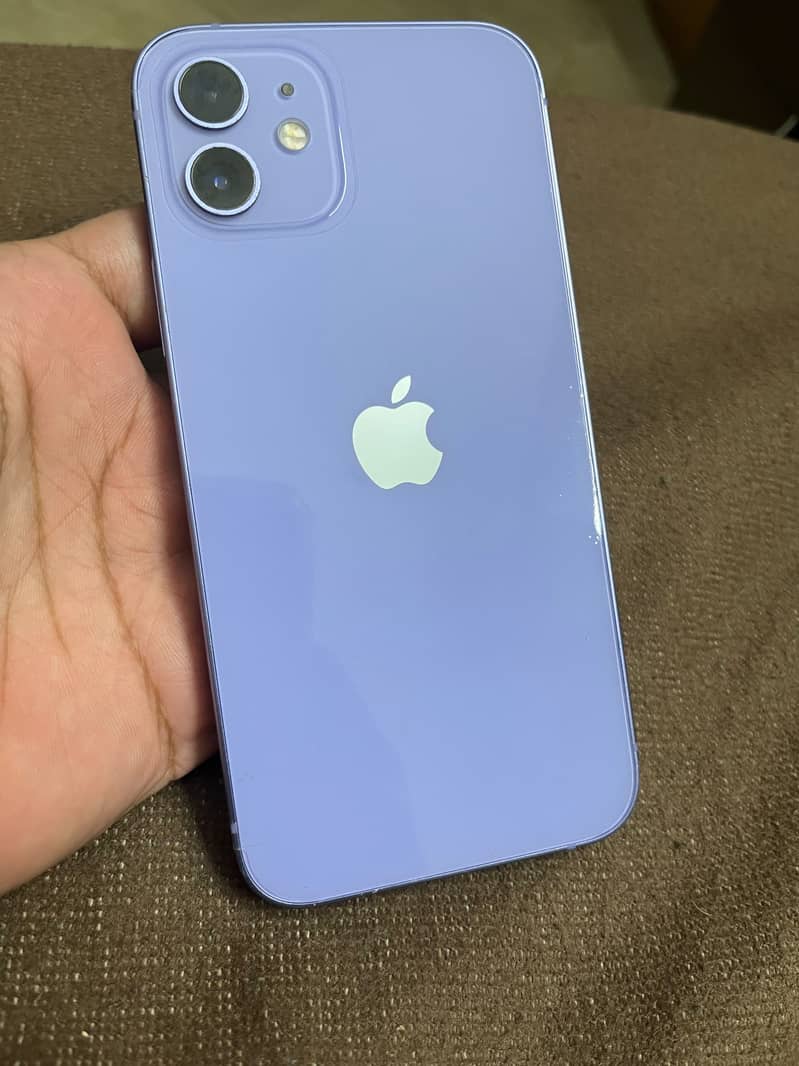 Apple iPhone 12 4