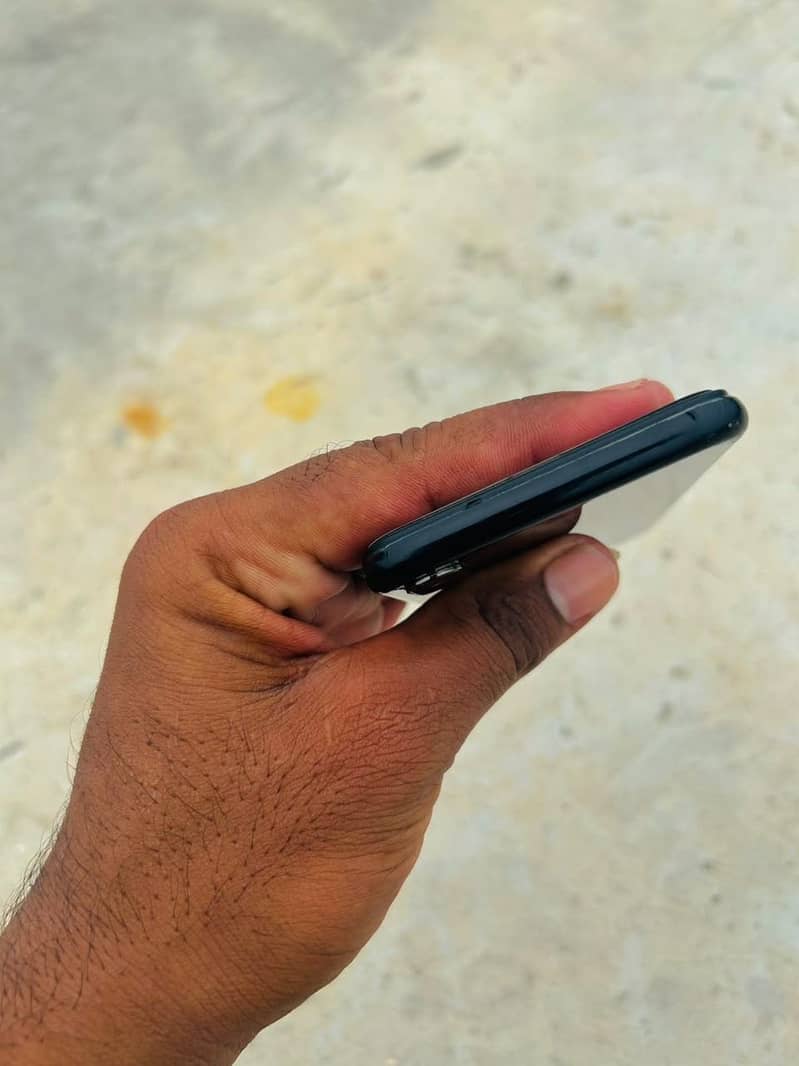 Apple iPhone X 3