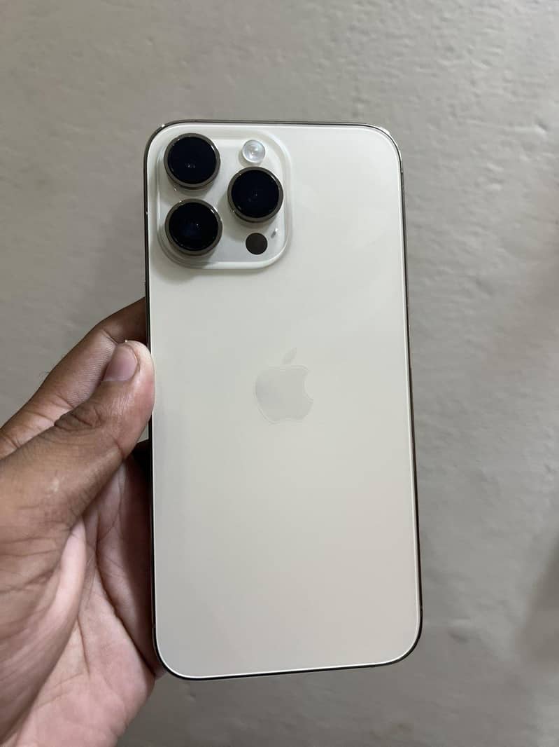 Apple iPhone 14 Pro Max 0