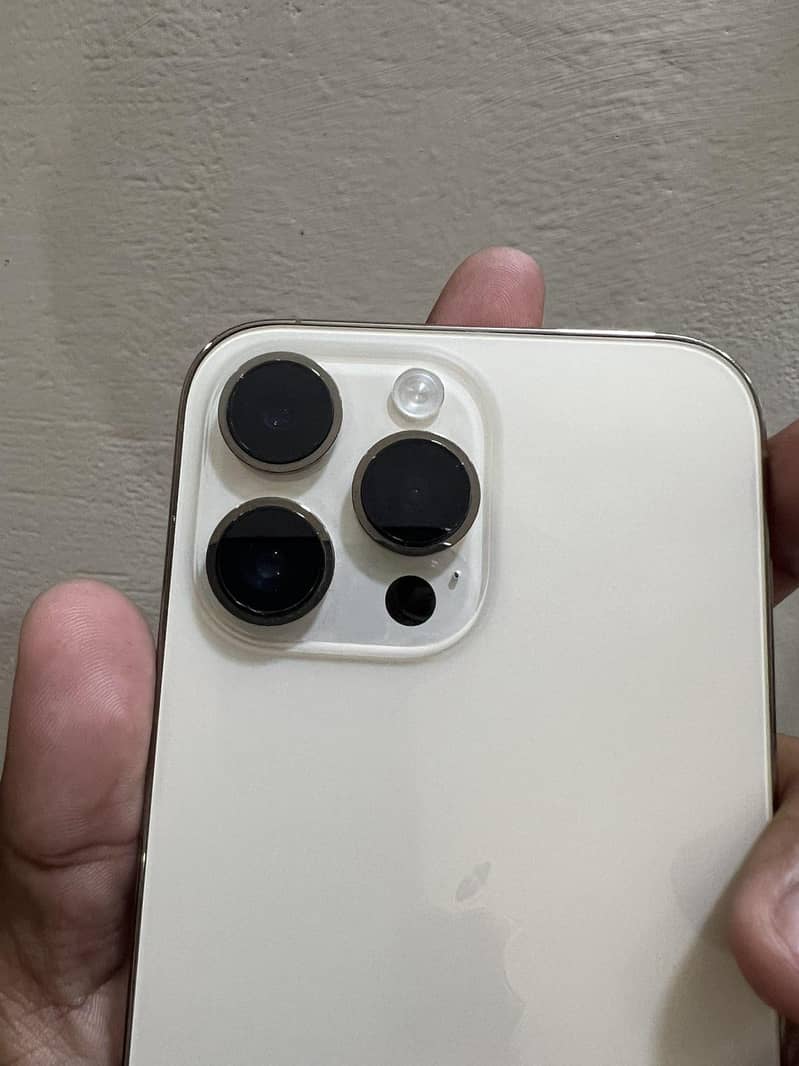Apple iPhone 14 Pro Max 6