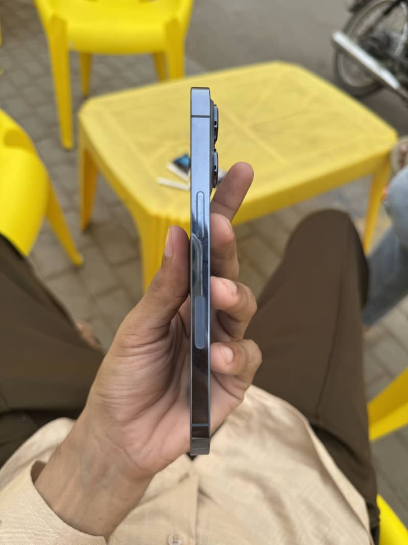 Apple iPhone 13 Pro 1