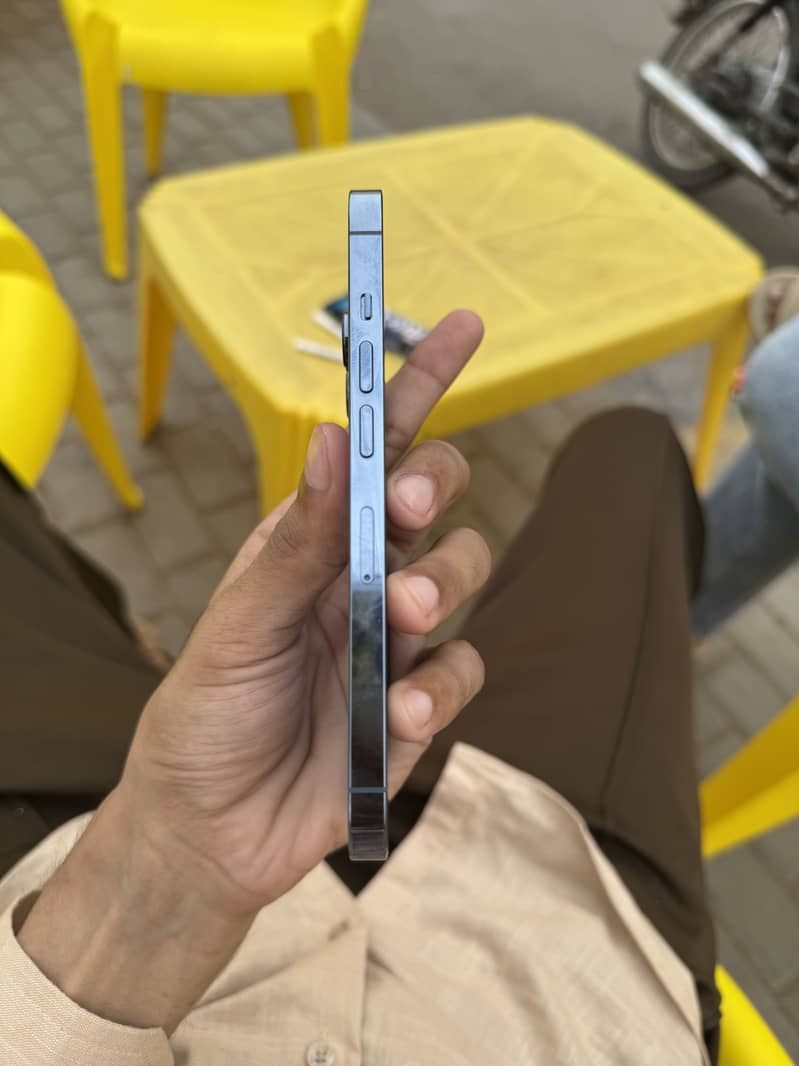 Apple iPhone 13 Pro 3