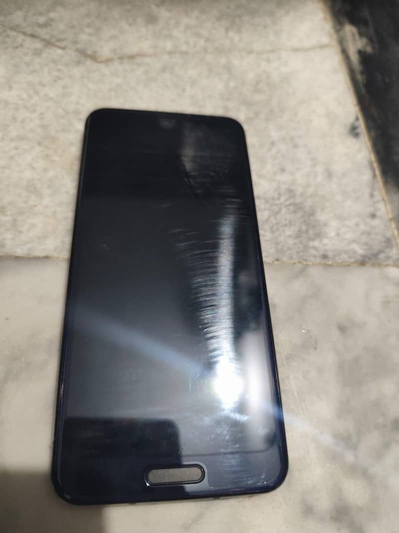 Sharp Aquos R2 1
