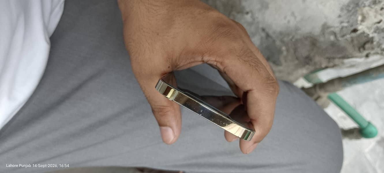 Apple iPhone 12 Pro 4