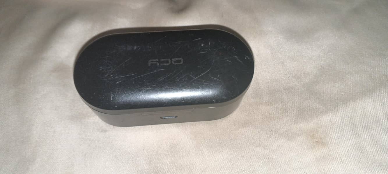 RDQ EIRPODS ALL WORKING 0
