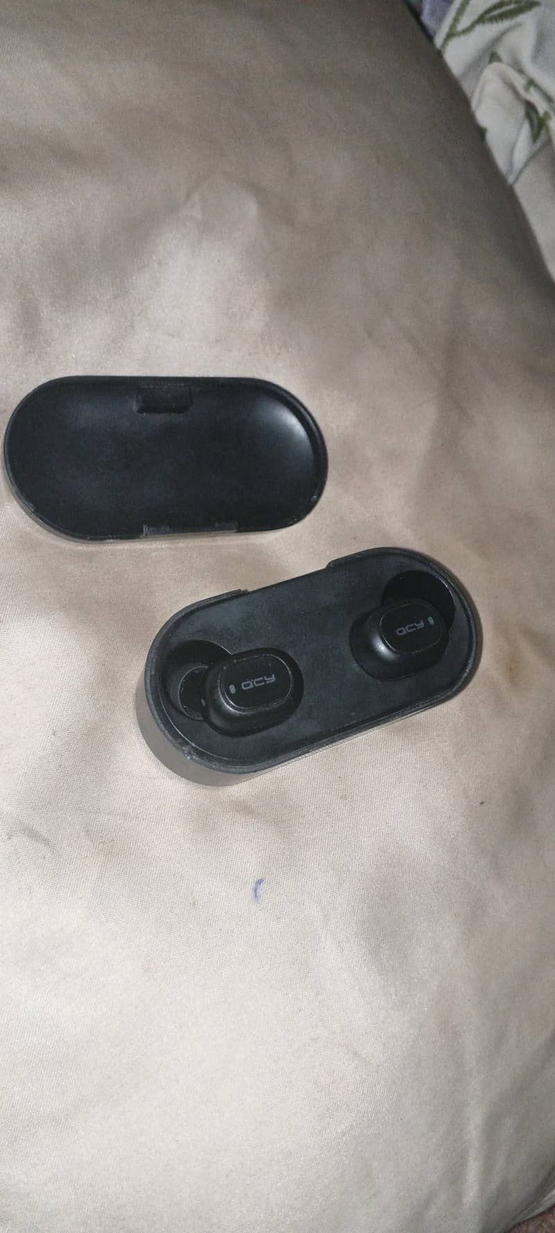 RDQ EIRPODS ALL WORKING 2