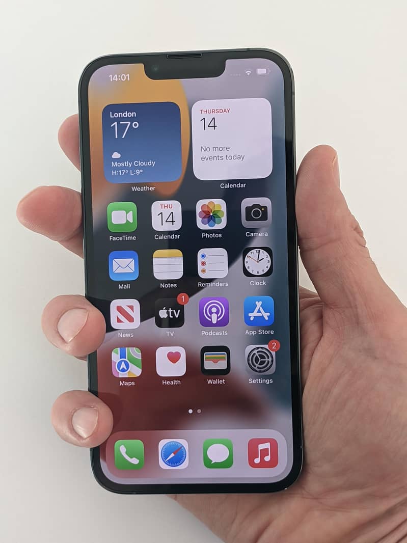 Apple iPhone 13 2