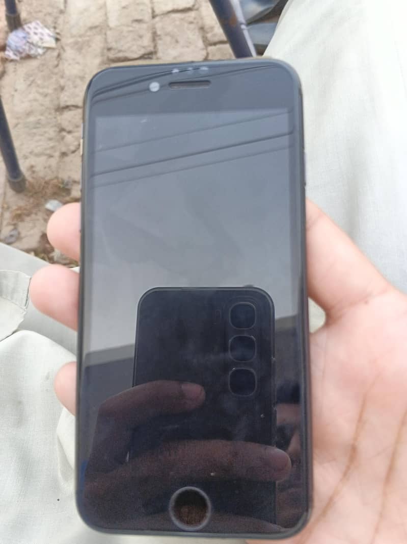 Apple iPhone 8 4