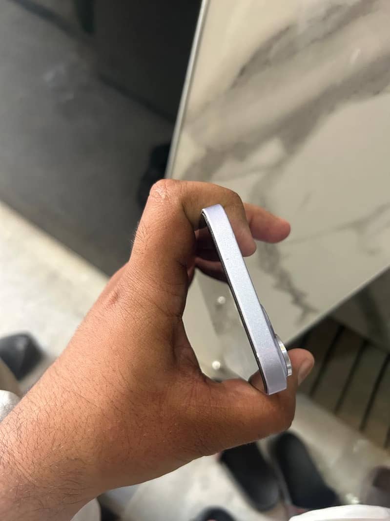 Apple iPhone 14 plus 0