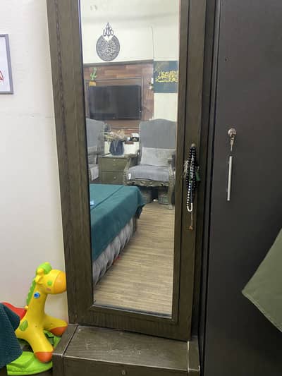 Dressing mirror