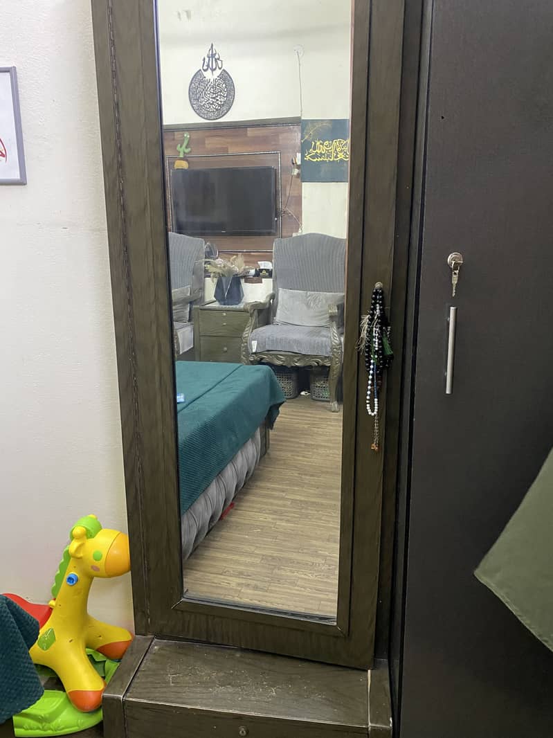 Dressing mirror 0