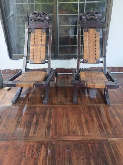 Antique Wooden chair for Home Decor, Lawn Decor, Galary decor