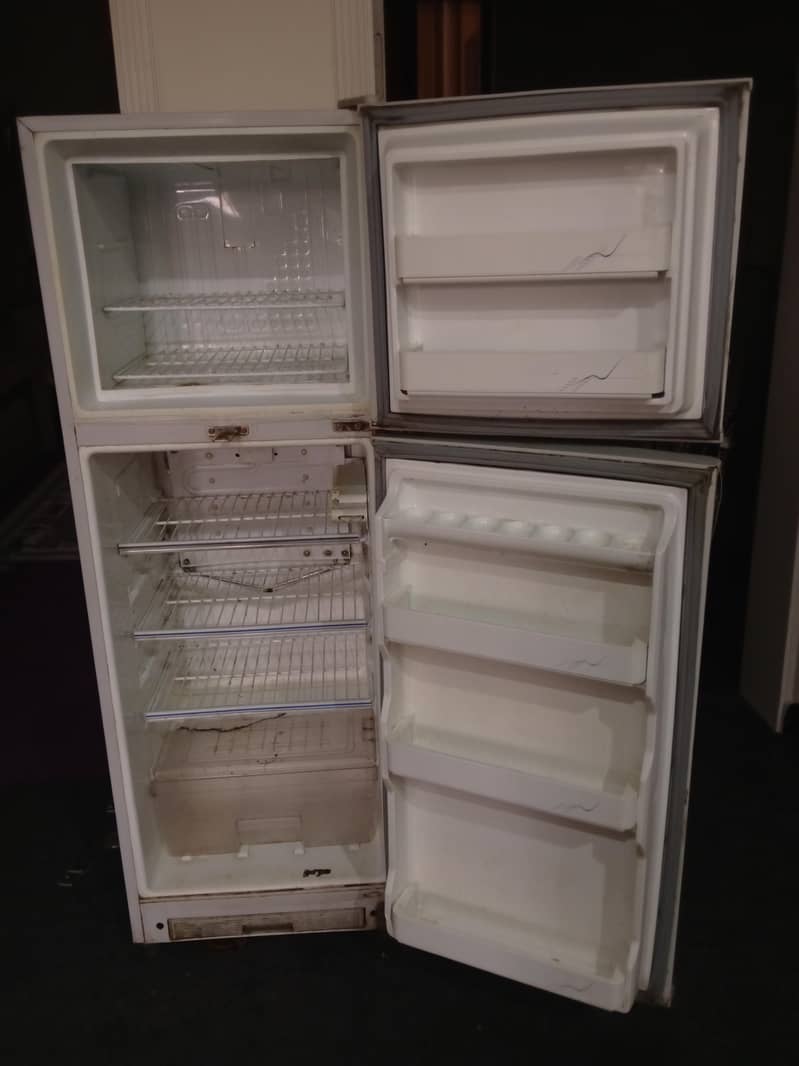 dawlance fridge 2