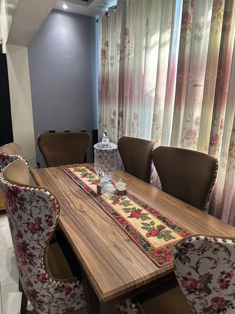 Luxury Dining Table Set 0