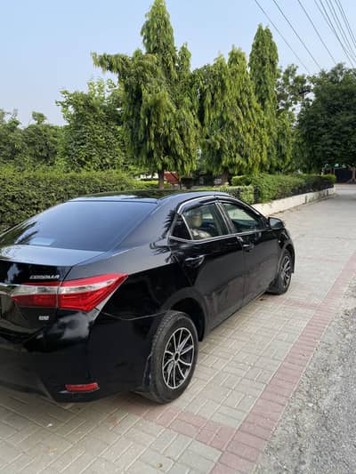 Toyota Corolla XLI 2015 1 pice touch