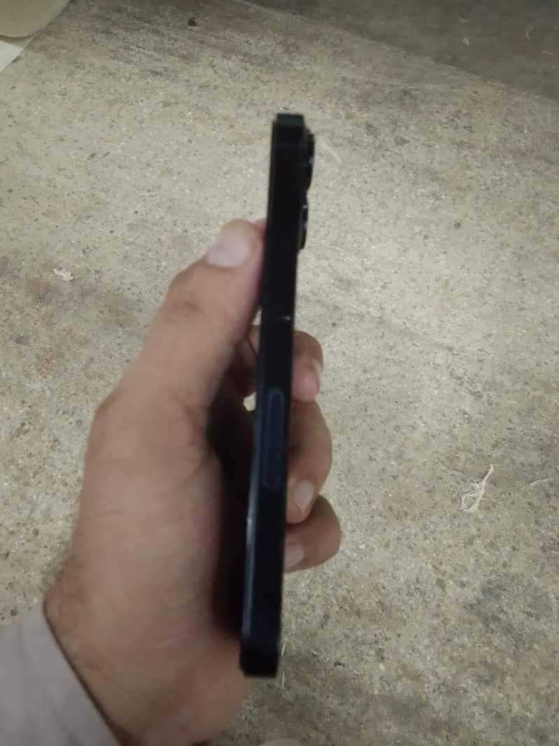 Apple iPhone 14 4