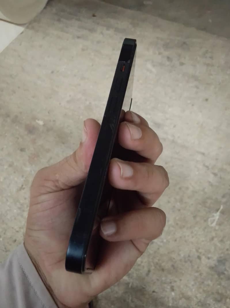 Apple iPhone 14 5