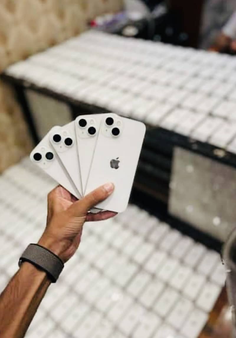 I phone 14 Excellent condition PTA APROVED just white colour available 6