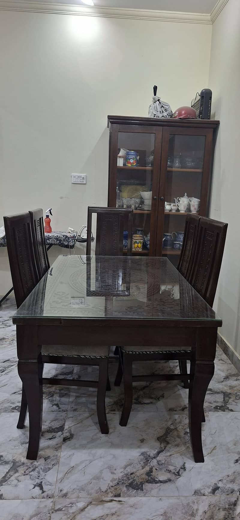Dining table with chairs 3