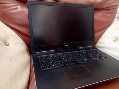 dell precision 7710 ,8gb ram 256 ssd 4k 17 inch display