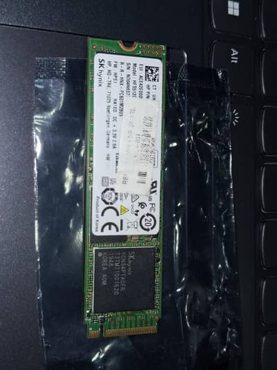 SK Hynix 512GB NVMe M. 2 SSD (PCIe Gen3x4) - Excellent Health